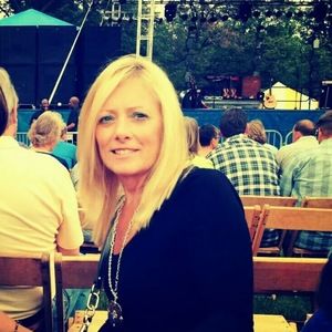 Meet your Posher, Debbie